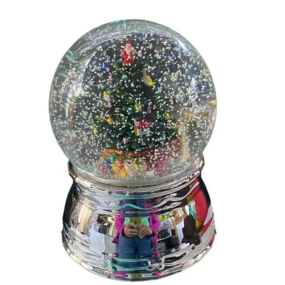 Spode Musical Snow Globe Christmas Tree - Picture 1 of 5